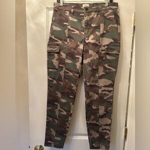 J Crew Camouflage Cargo Pants Size 31